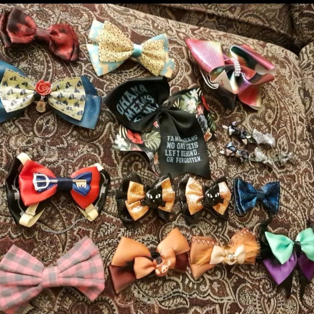 Colorful Kawaii Cute Hot Topic Hair Bows/Bowtie Hair Accessory Lot (Most Disney)